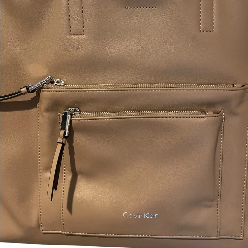 Calvin Klein Tan Tote Purse Shoulder Bag New With Tags - Picture 3 of 9